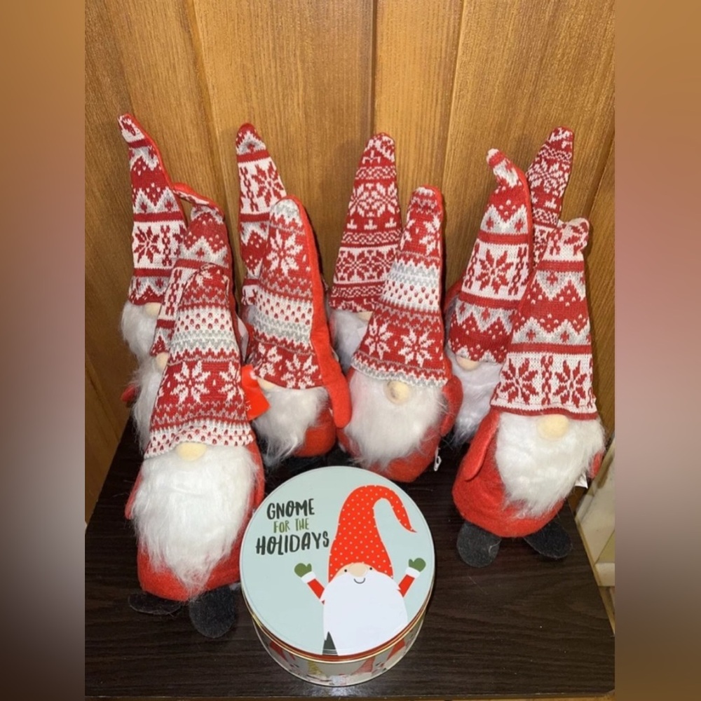 Christmas Bundle of 11 items - Gnomes, Wonder Woman Baby Yoda